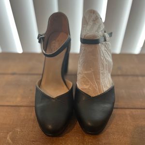 New in Box - Naturalizer Platform Heels